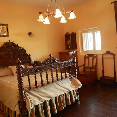 Monumento Pazo Do Castro 4* או ברקו דה ולדראס