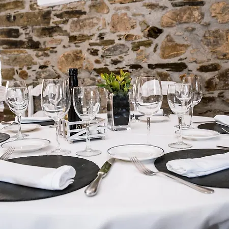 Monumento Pazo Do Castro מלון 4*