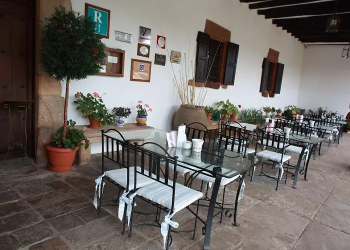 Monumento Pazo Do Castro 호텔 4*