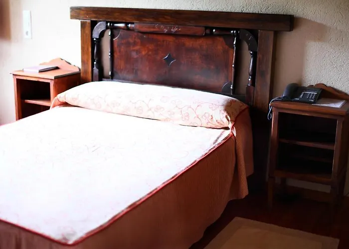 帕佐多卡斯特罗古迹酒店 4*