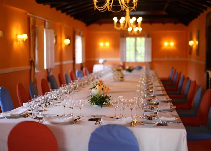 帕佐多卡斯特罗古迹酒店 4*